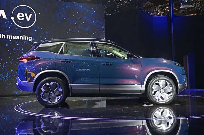 Tata Harrier EV debuts in production spec: Auto Expo 2025